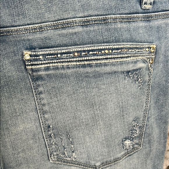 Distressed Jeans with bling - Picture 4 of 9